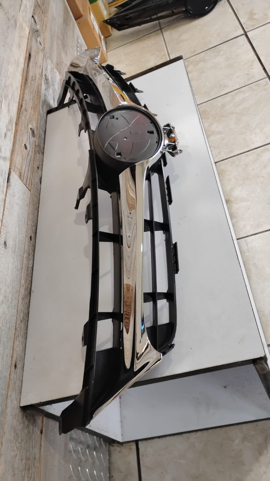 TOYOTA CAMRY 2015 2017 Grille assy LE|XLE; w/o Pre-Collision System