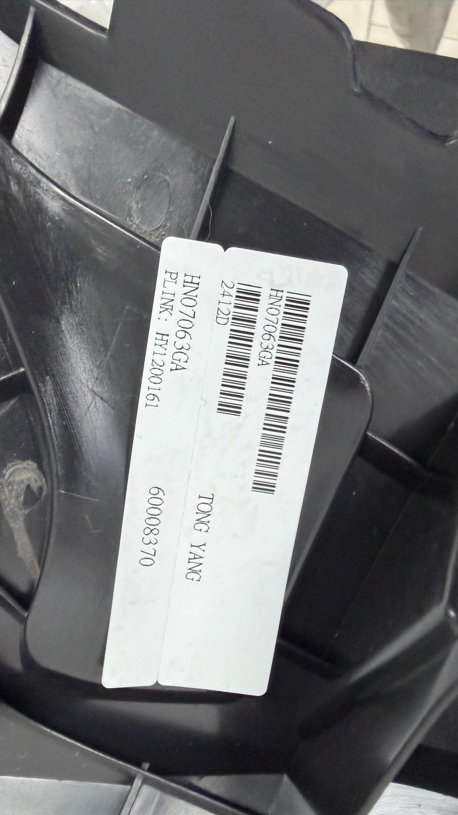 HYUNDAI ACCENT 2012-2013 Grille assy H/B