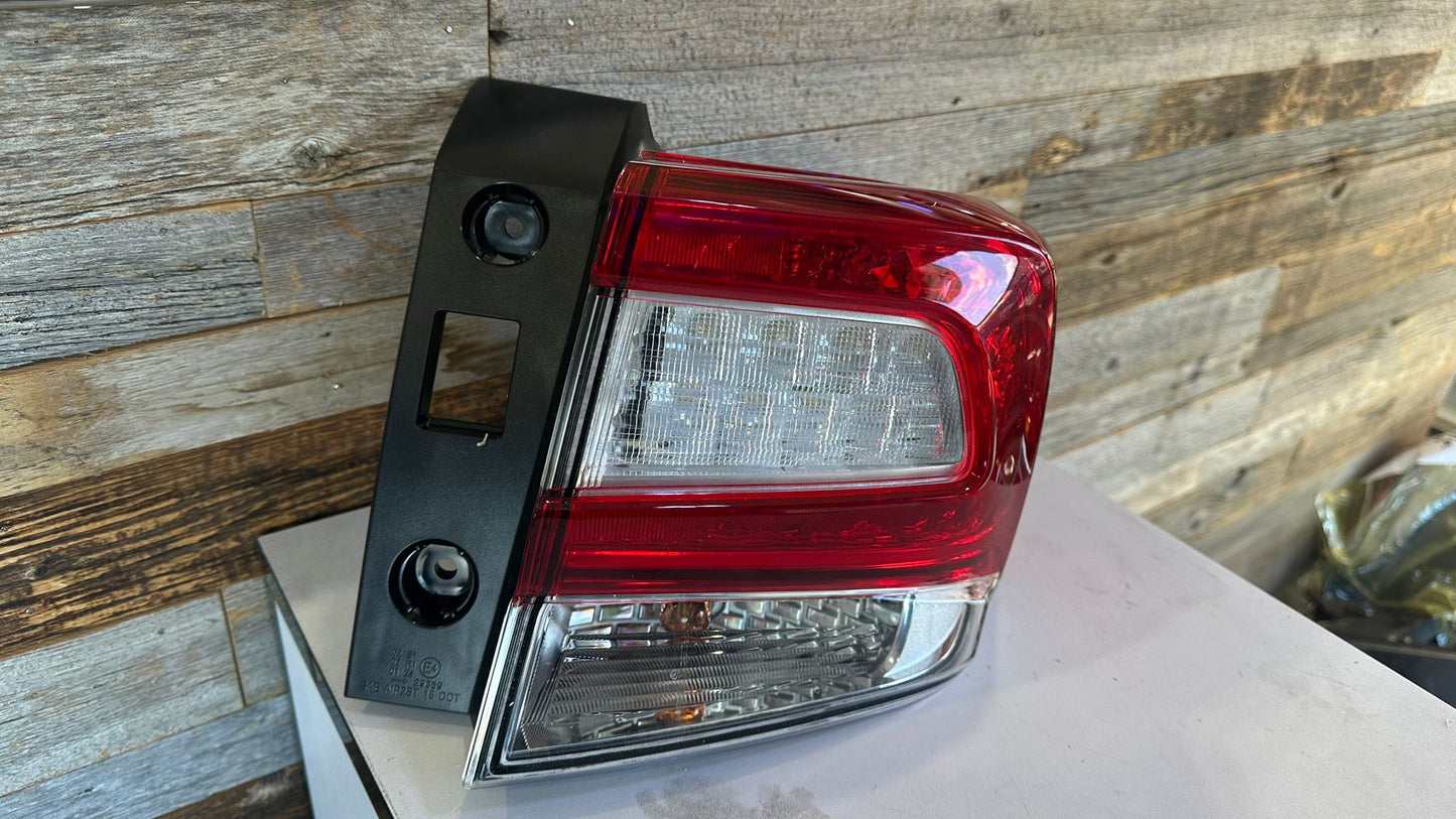 SUBARU CROSSTREK 2018-2019 PASSENGER OUTER TAILLAMP ASSY 17-19 IMPREZA HATCHBACK