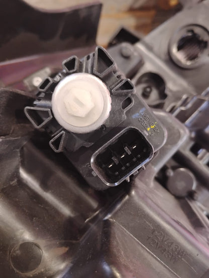 MAZDA CX-5 2017 2021 DRIVER SIDE  Headlamp assy composite w/o Adaptive Lamps