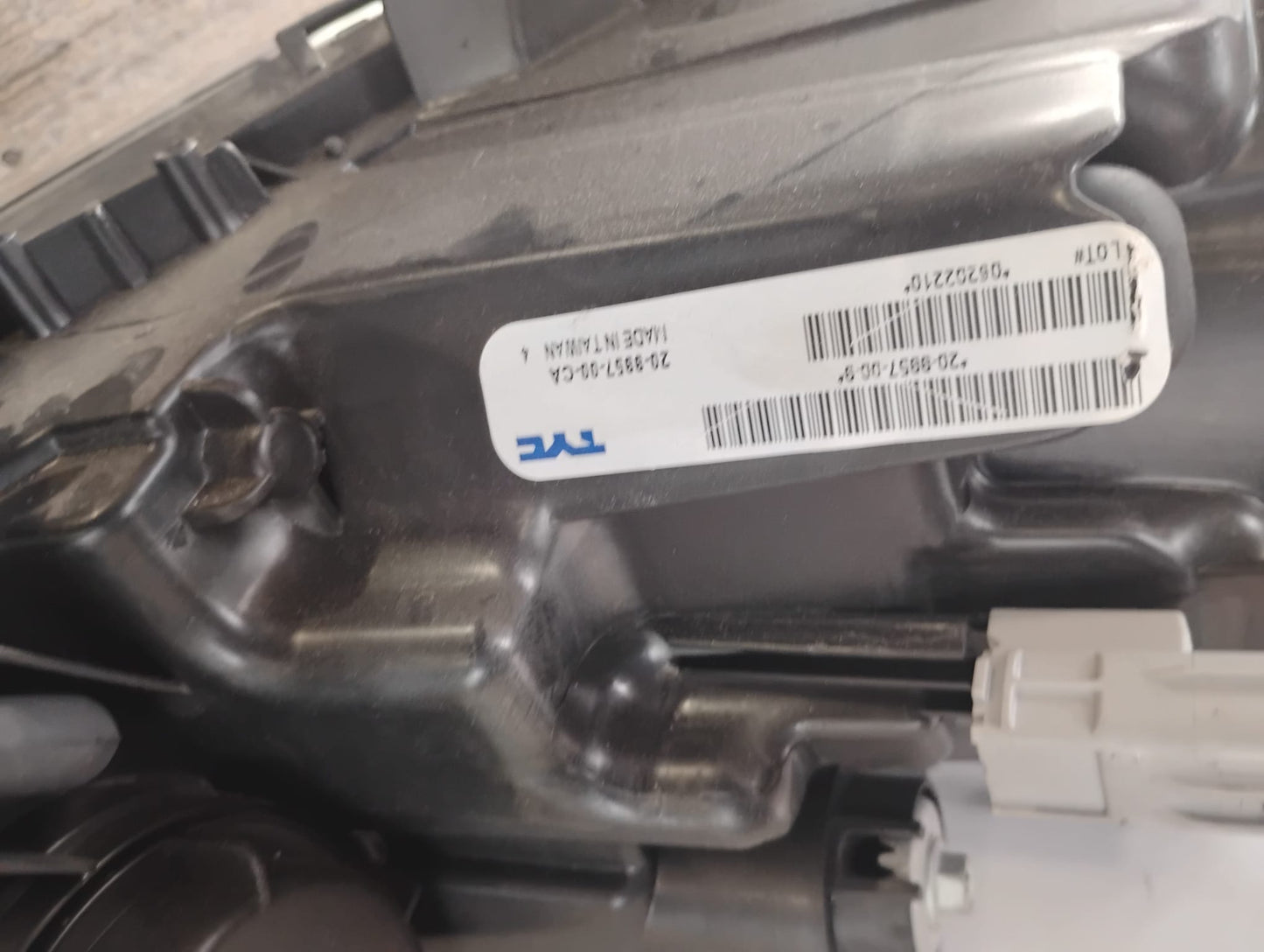 MITSUBISHI OUTLANDER 2017 2020 PASSAGER SIDE  RT Headlamp assy composite Halogen