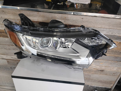 MITSUBISHI OUTLANDER 2017 2020 PASSAGER SIDE  RT Headlamp assy composite Halogen