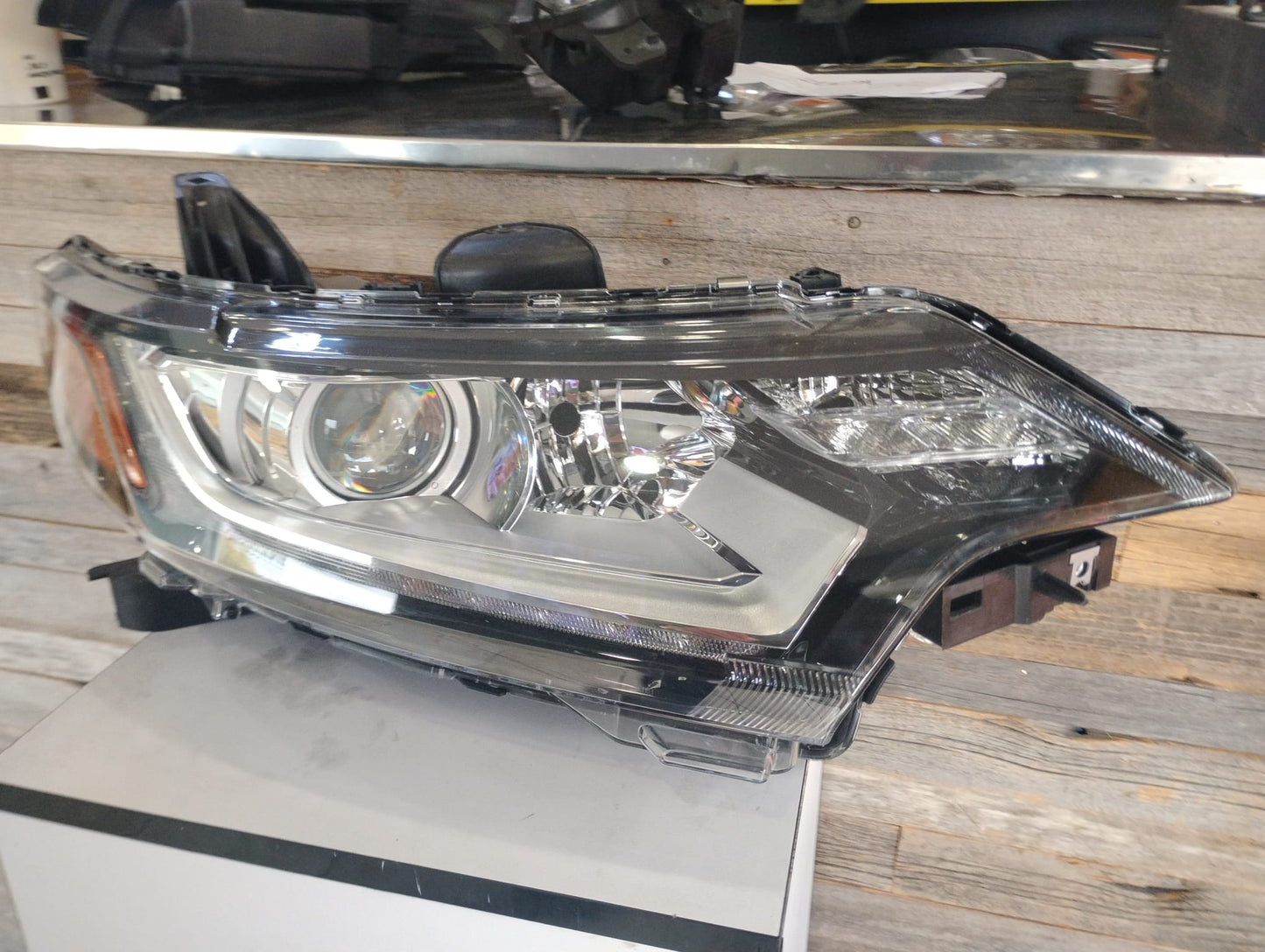 MITSUBISHI OUTLANDER 2017 2020 PASSAGER SIDE  RT Headlamp assy composite Halogen