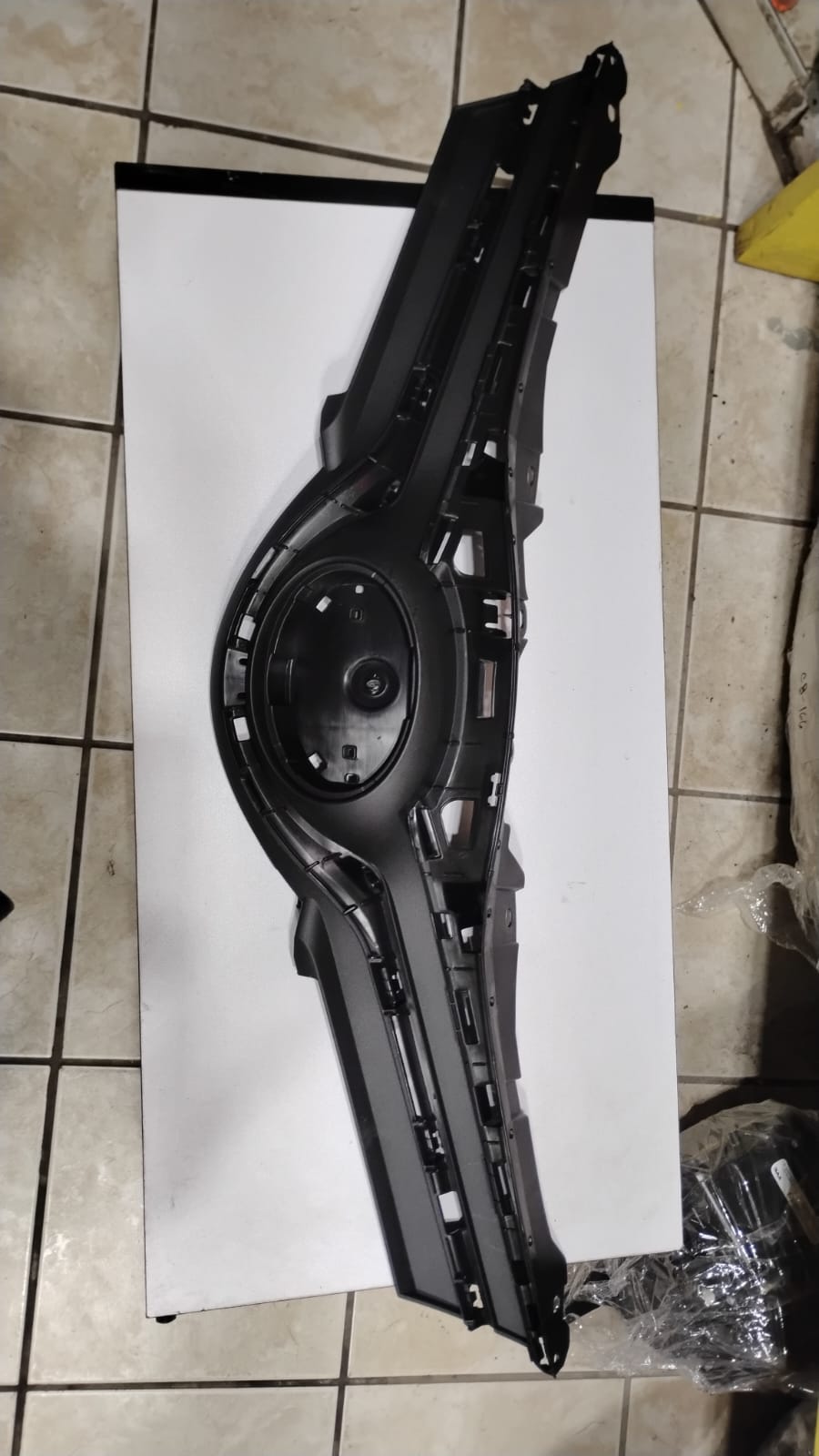 TOYOTA YARIS 2015 2017 Grille assy H/B