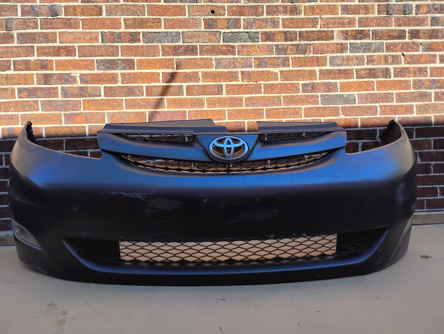 TOYOTA SIENNA 2006 2010 Front bumper cover w/o Park Assist Sensors