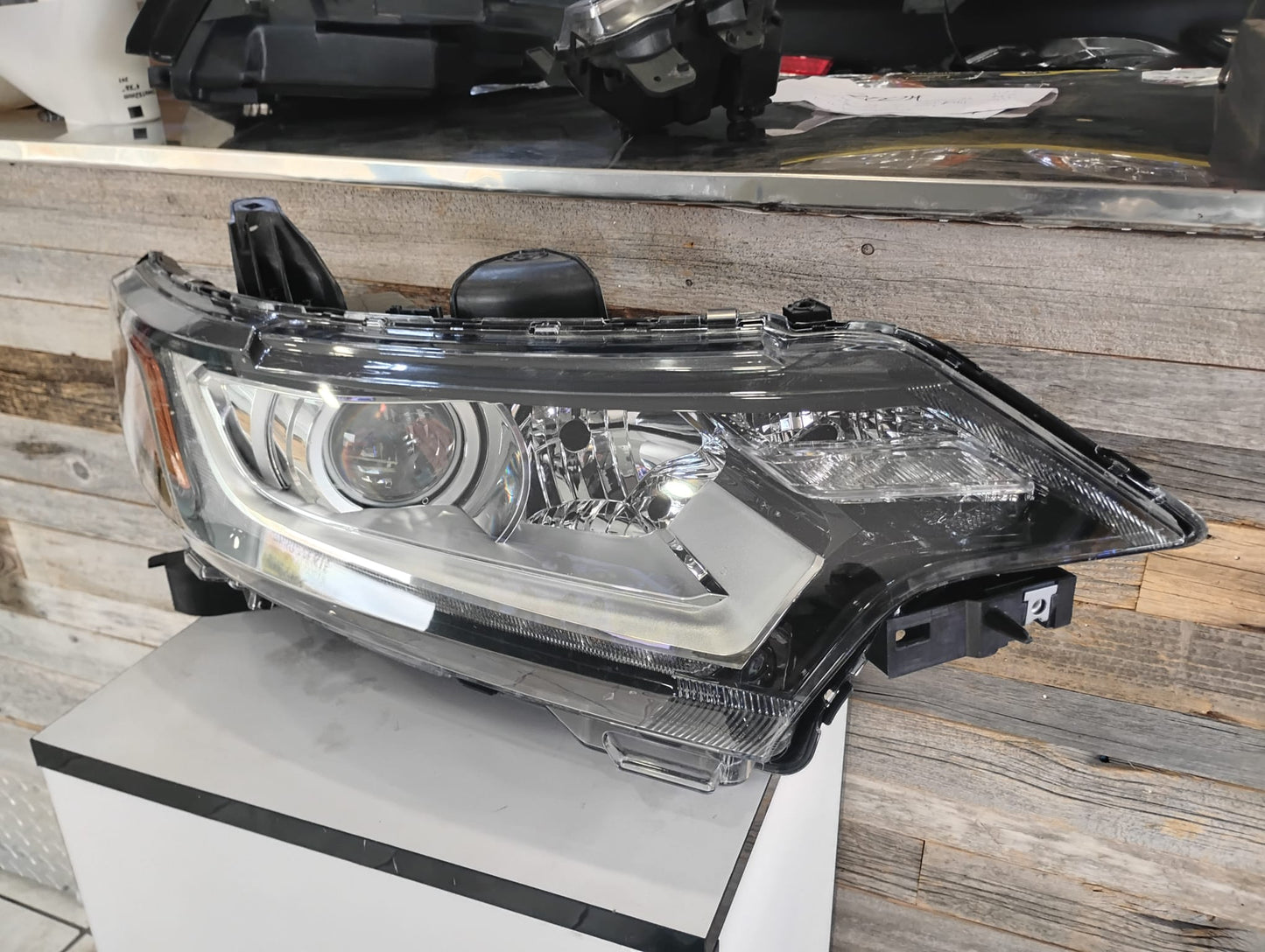 MITSUBISHI OUTLANDER 2017 2020 PASSAGER SIDE  RT Headlamp assy composite Halogen