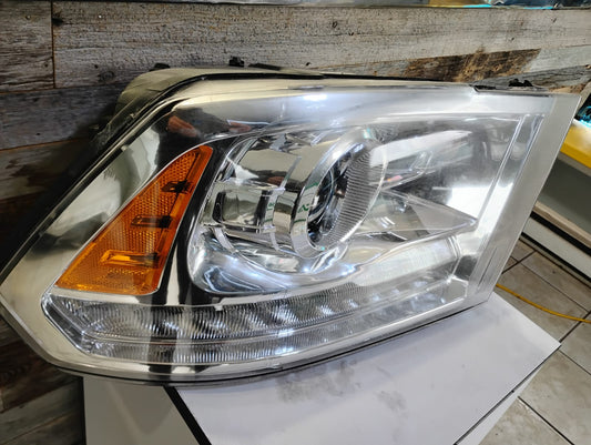 DODGE RAM HEADLAMP 2016 - 2018  PASSAGER SIDE ,CHROME BEZEL