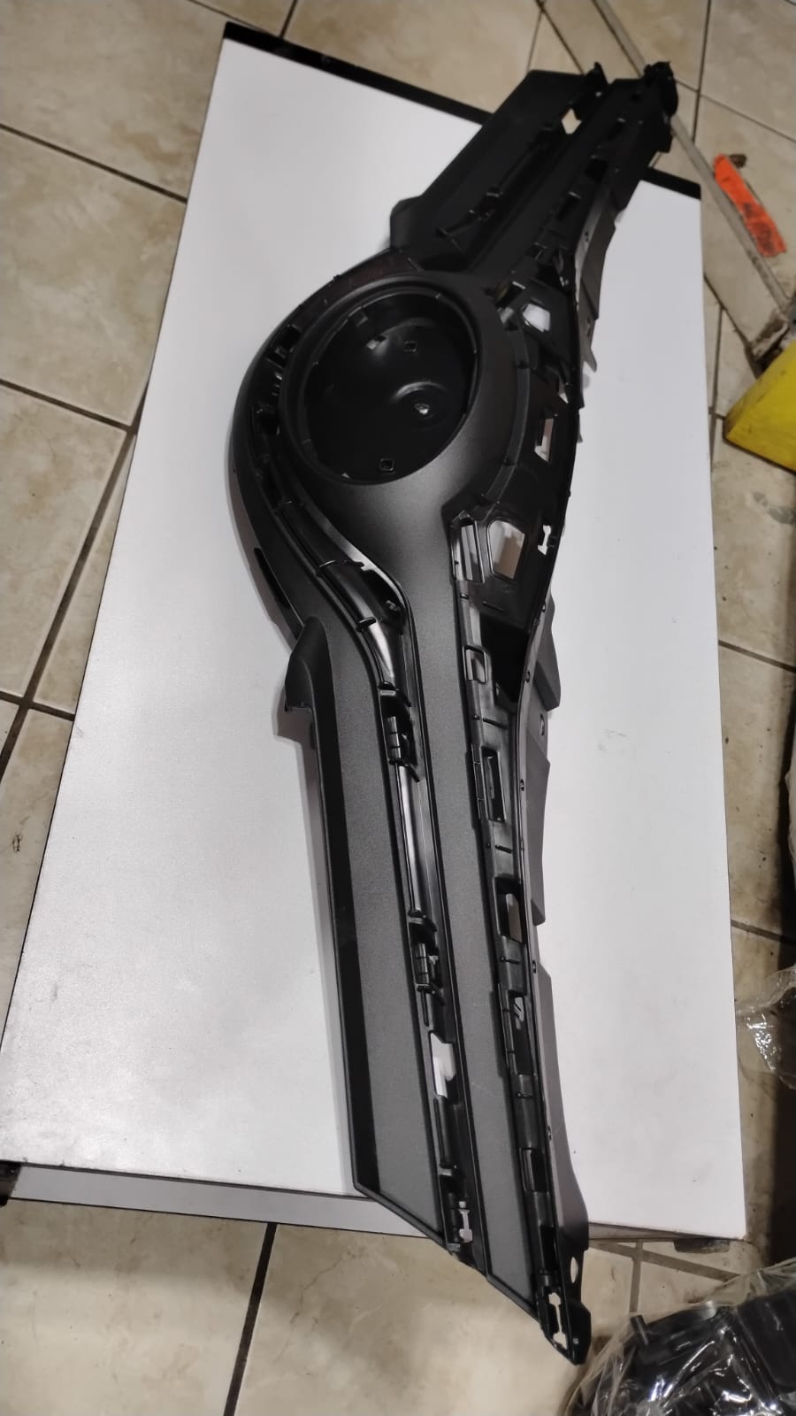 TOYOTA YARIS 2015 2017 Grille assy H/B