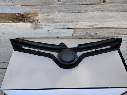 TOYOTA COROLLA 2014 2016 Grille assy CE|L|LE|LE ECO; w/o Emblem
