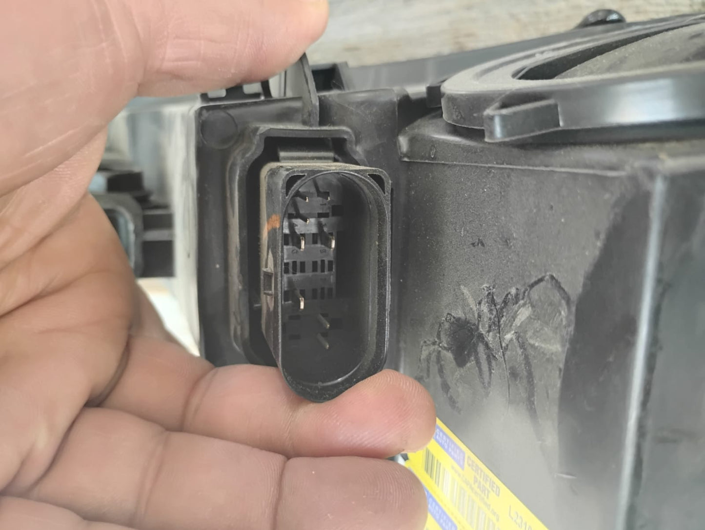 AUDI Q7 2017 2019 Passenger Headlamp assy composite Xenon