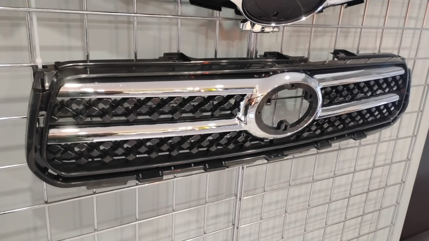 TOYOTA RAV4 2006 2008 Grille assy w.limited model; w/2.4L engine