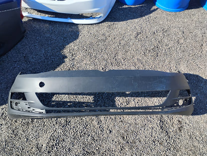 VOLKSWAGEN GOLF  2015 - 2016  FRONT BUMPER COVER OCCASION!!