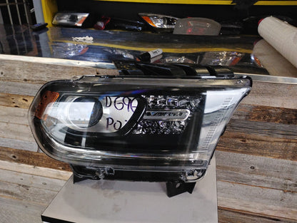 DODGE DURANGO 2016 2020 PASSAGER RT Headlamp assy composite Halogen; w/o LED Lamp; Black Trim