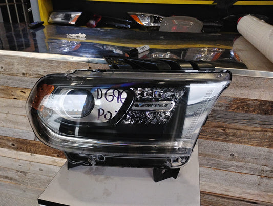 DODGE DURANGO 2016 2020 PASSAGER RT Headlamp assy composite Halogen; w/o LED Lamp; Black Trim