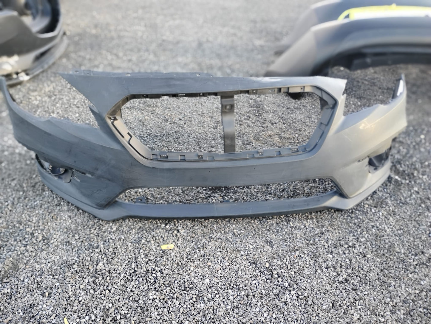 SUBARU LEGACY 2018 -2019 Front bumper cover prime OCCASION !