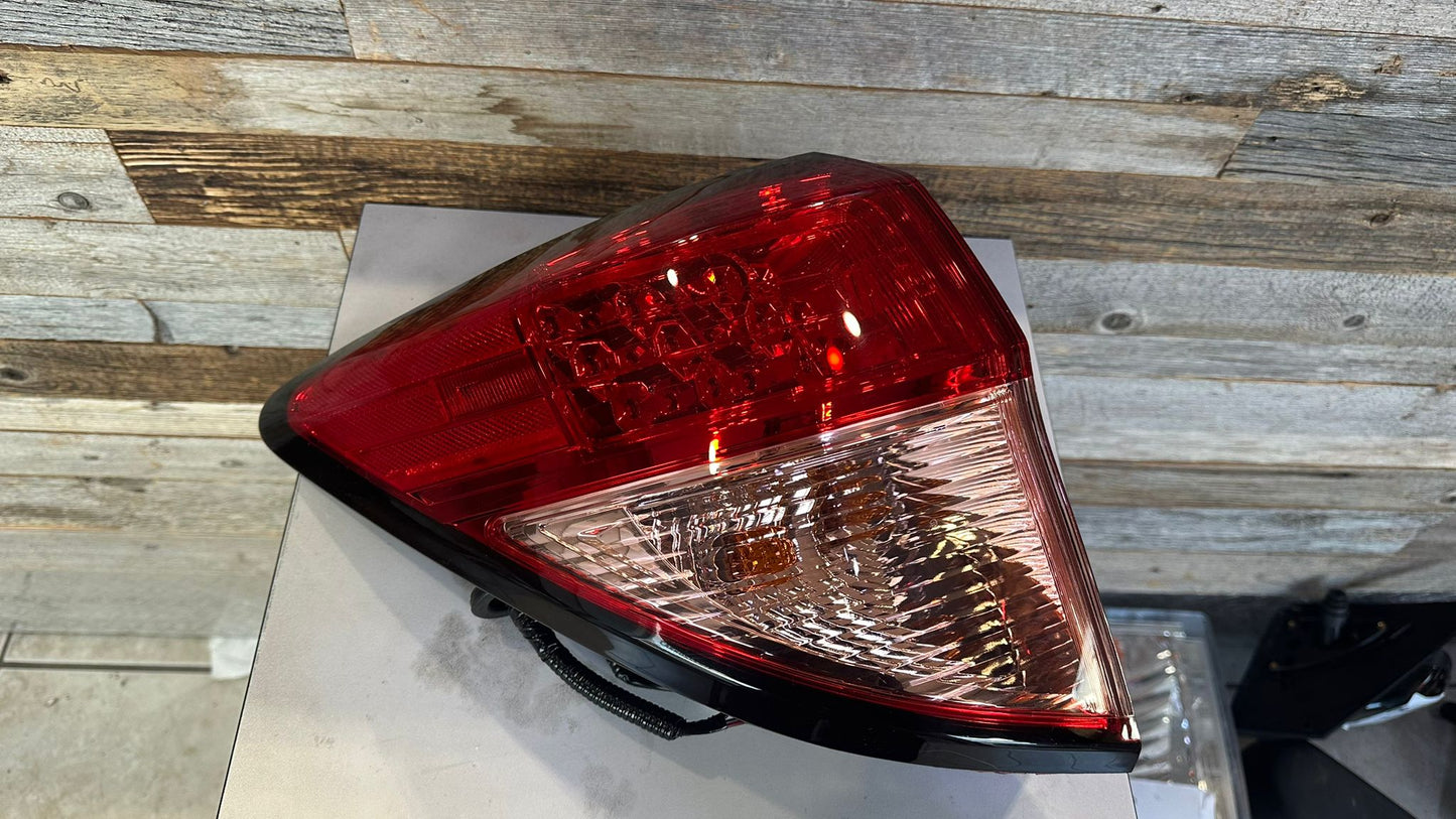 HONDA HR-V 2016-2018 Driver Taillamp assy outer Includes Harness/Bulb/Socket