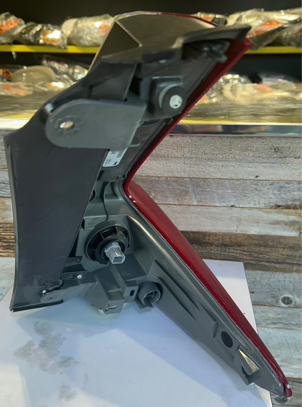 HONDA CR-V 2017-2019 Driver Taillamp assy outer