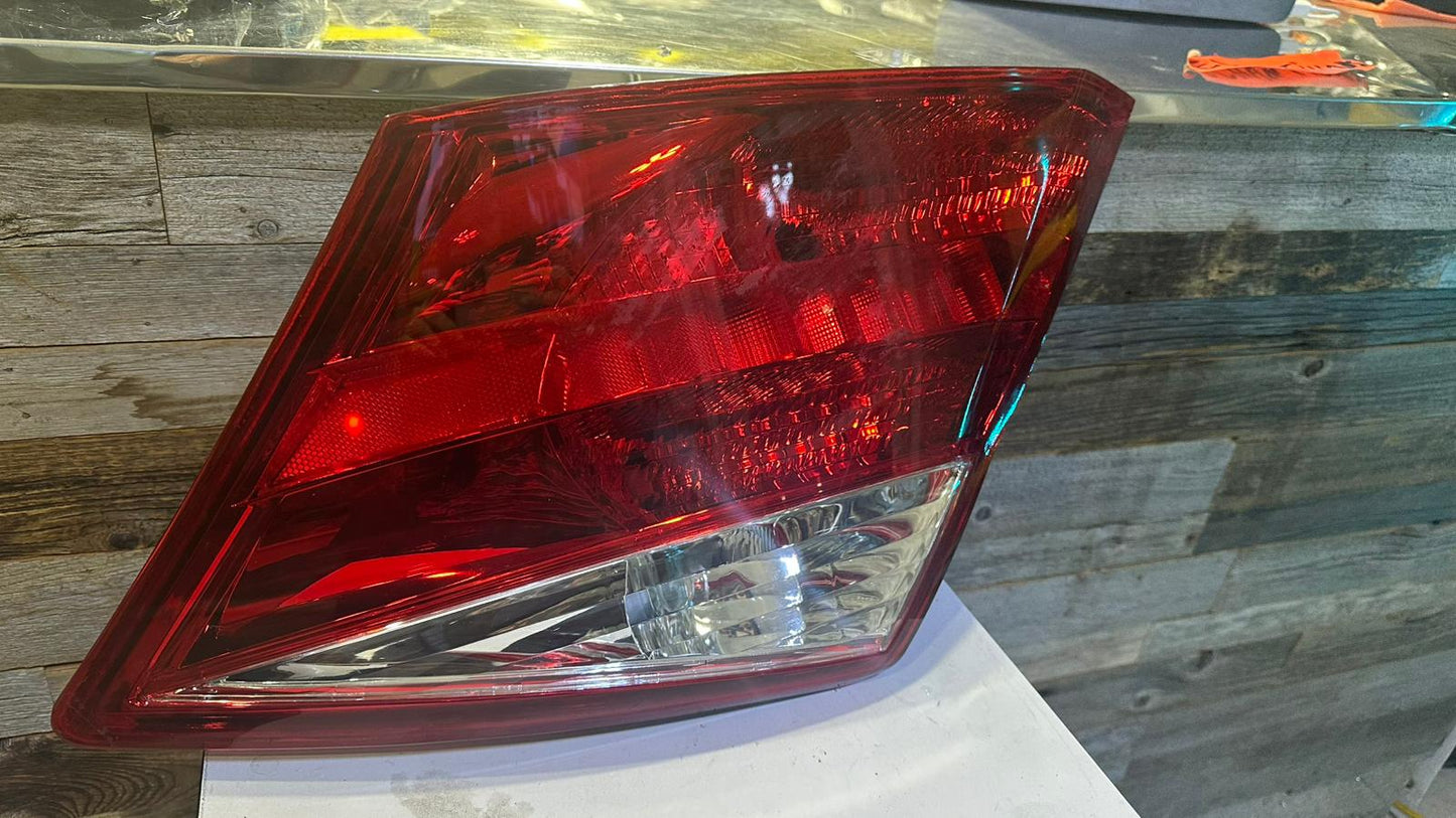 HONDA ACCORD 2008 2012 Passenger Taillamp assy Sedan 2 Portes