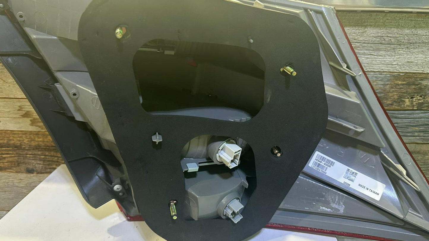 HONDA ACCORD 2008 2012 Passenger Taillamp assy Sedan 2 Portes