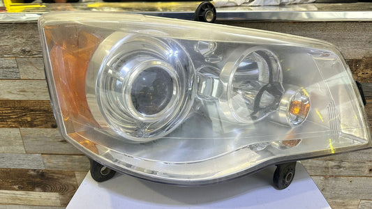 CHRYSLER TOWN & COUNTRY 2008 2016 Passenger Headlamp lens/housing HID; North America Spec (Code LMP)
