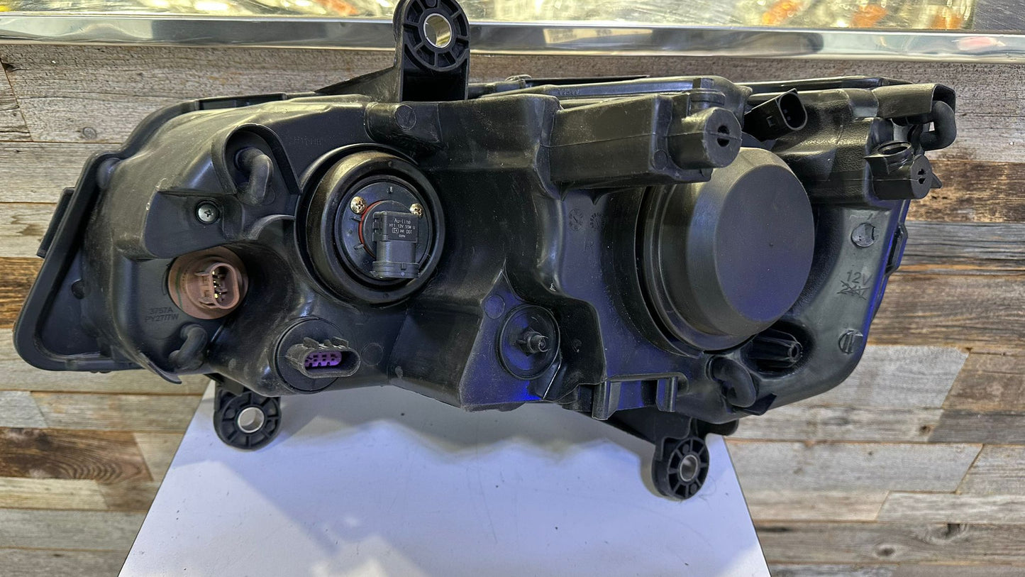 CHRYSLER TOWN & COUNTRY 2008 2016 Passenger Headlamp lens/housing HID; North America Spec (Code LMP)