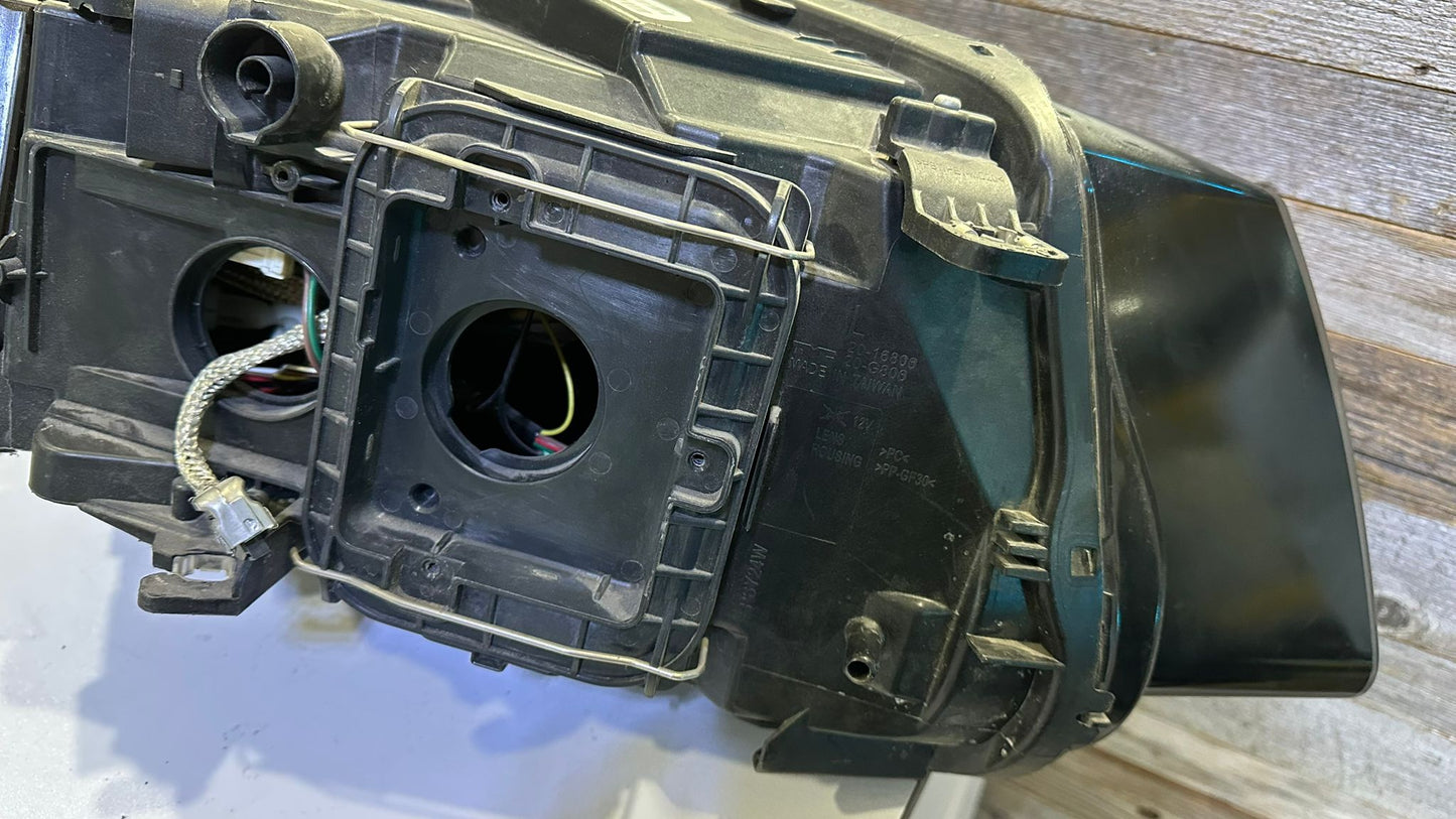 AUDI Q5 2013-2017 Driver Headlamp assy composite Bi-Xenon; w/o Curve Lighting