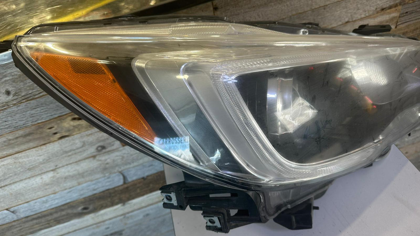 SUBARU OUTBACK 2015-2017 Passenger Headlamp assy composite Halogen