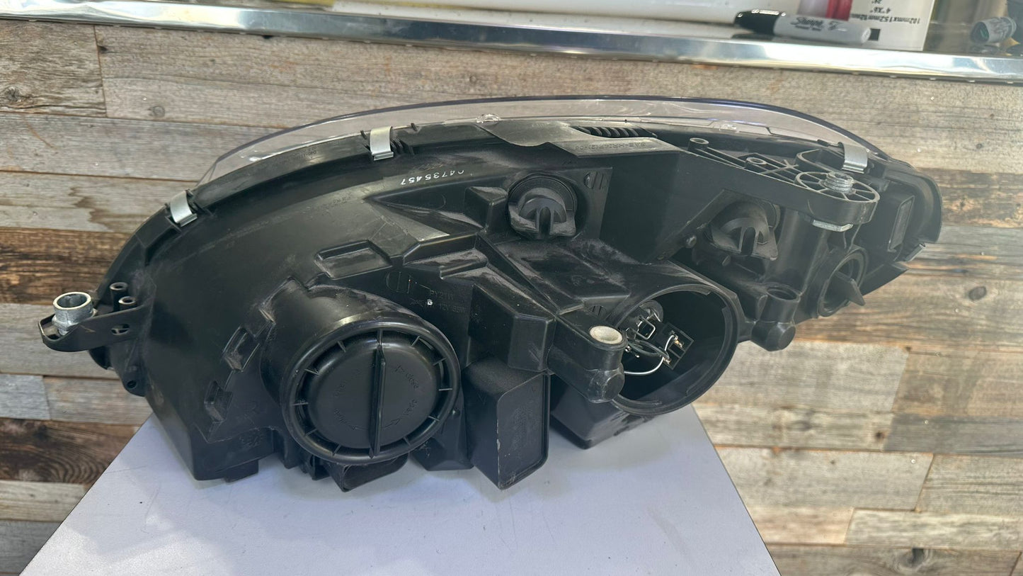 MERCEDEZ BENZ C230 C300 C350 C63 AMG 2008-2011 Passenger Headlamp assy composite Halogenn