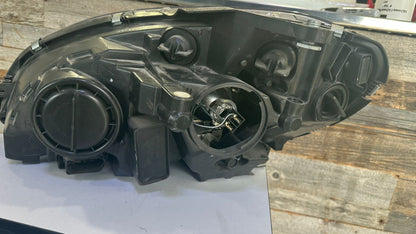 MERCEDEZ BENZ C230 C300 C350 C63 AMG 2008-2011 Passenger Headlamp assy composite Halogenn