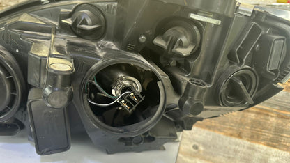 MERCEDEZ BENZ C230 C300 C350 C63 AMG 2008-2011 Passenger Headlamp assy composite Halogenn