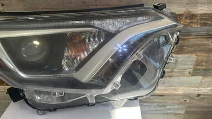 TOYOTA RAV4 2016-2018 Passenger  Headlamp assy composite Halogen; North America Built; w/Black Bezel