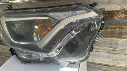 TOYOTA RAV4 2016-2018 Passenger  Headlamp assy composite Halogen; North America Built; w/Black Bezel