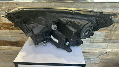 TOYOTA RAV4 2016-2018 Passenger  Headlamp assy composite Halogen; North America Built; w/Black Bezel