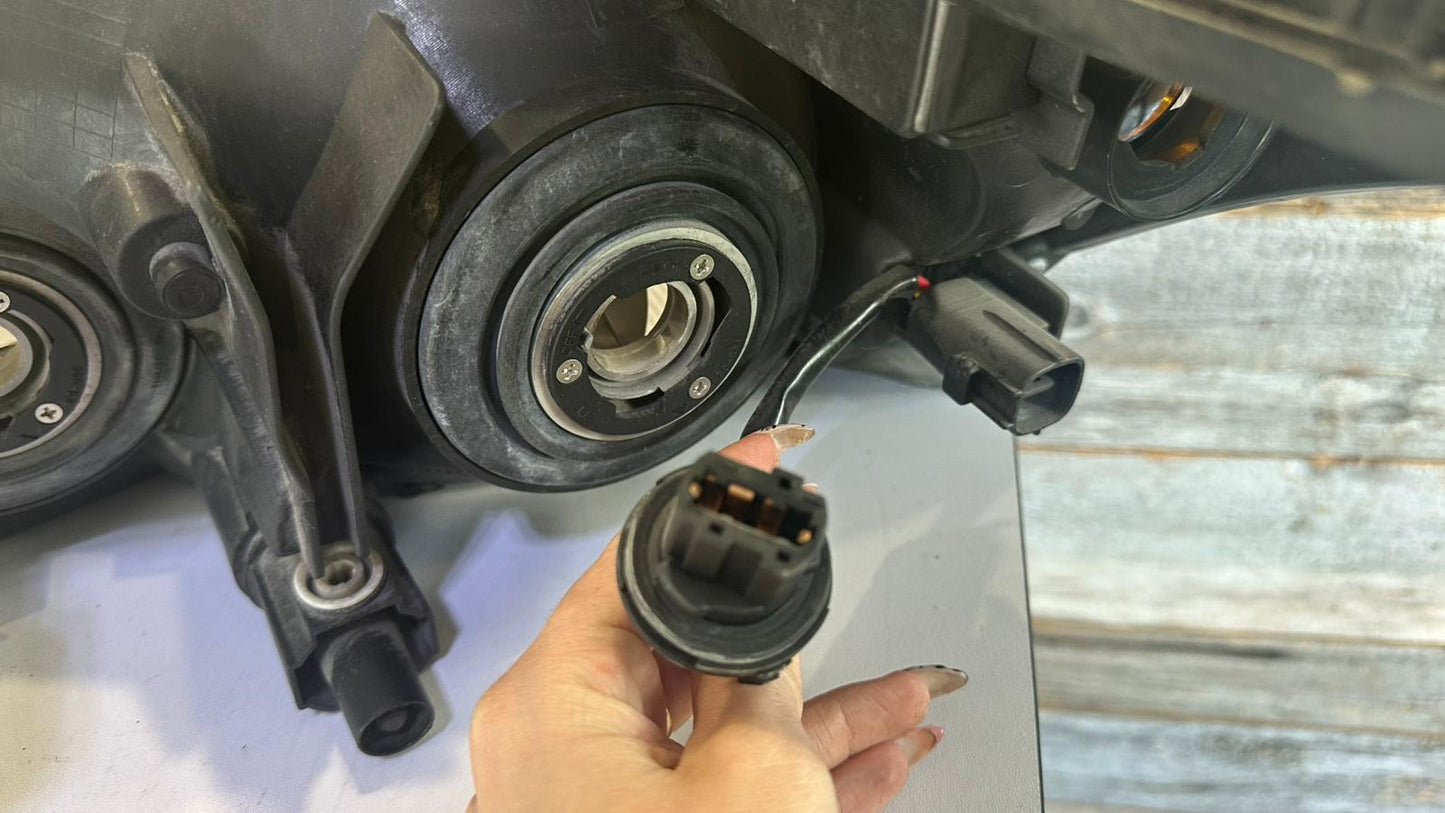 TOYOTA RAV4 2006-2008  BASE/LTD PASSENGER HEADLAMP ASSY