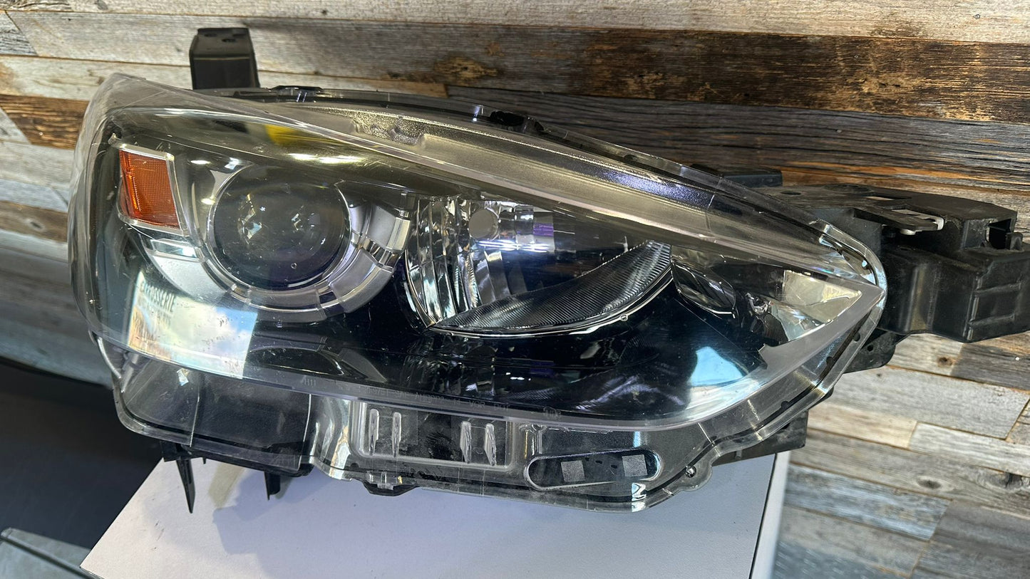 MAZDA CX-3 2016 2022 Passenger Headlamp lens/housing Halogen