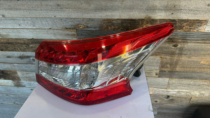 NISSAN SENTRA 2013-2015 Passenger Taillamp assy outer