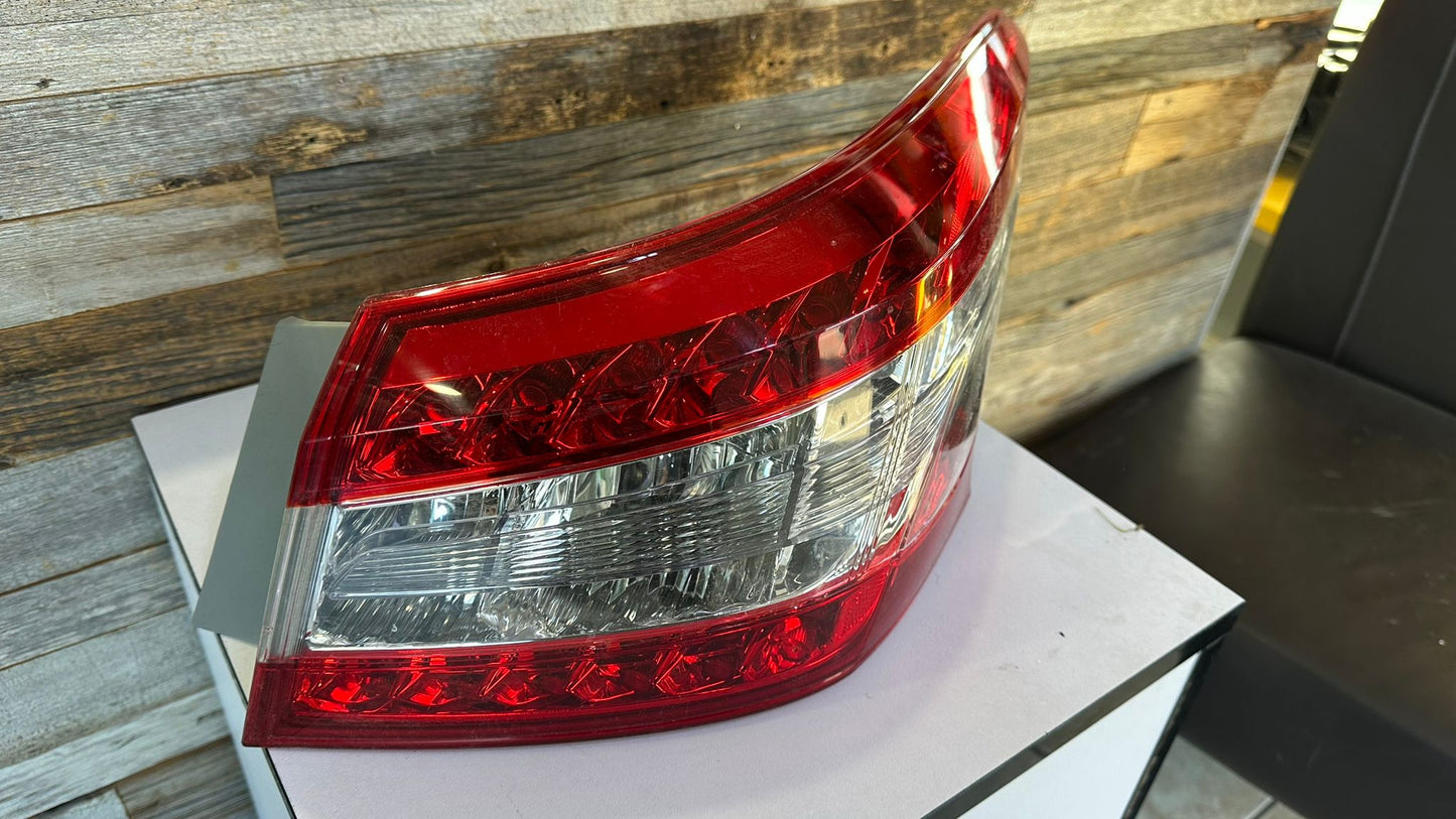 NISSAN SENTRA 2013-2015 Passenger Taillamp assy outer