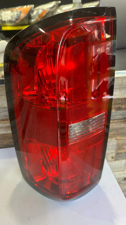 CHEVROLET COLORADO 2015-2022 Driver Taillamp assy