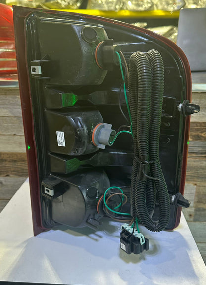 CHEVROLET SILVERADO 1500/ 2012-2013 Driver Taillamp assy