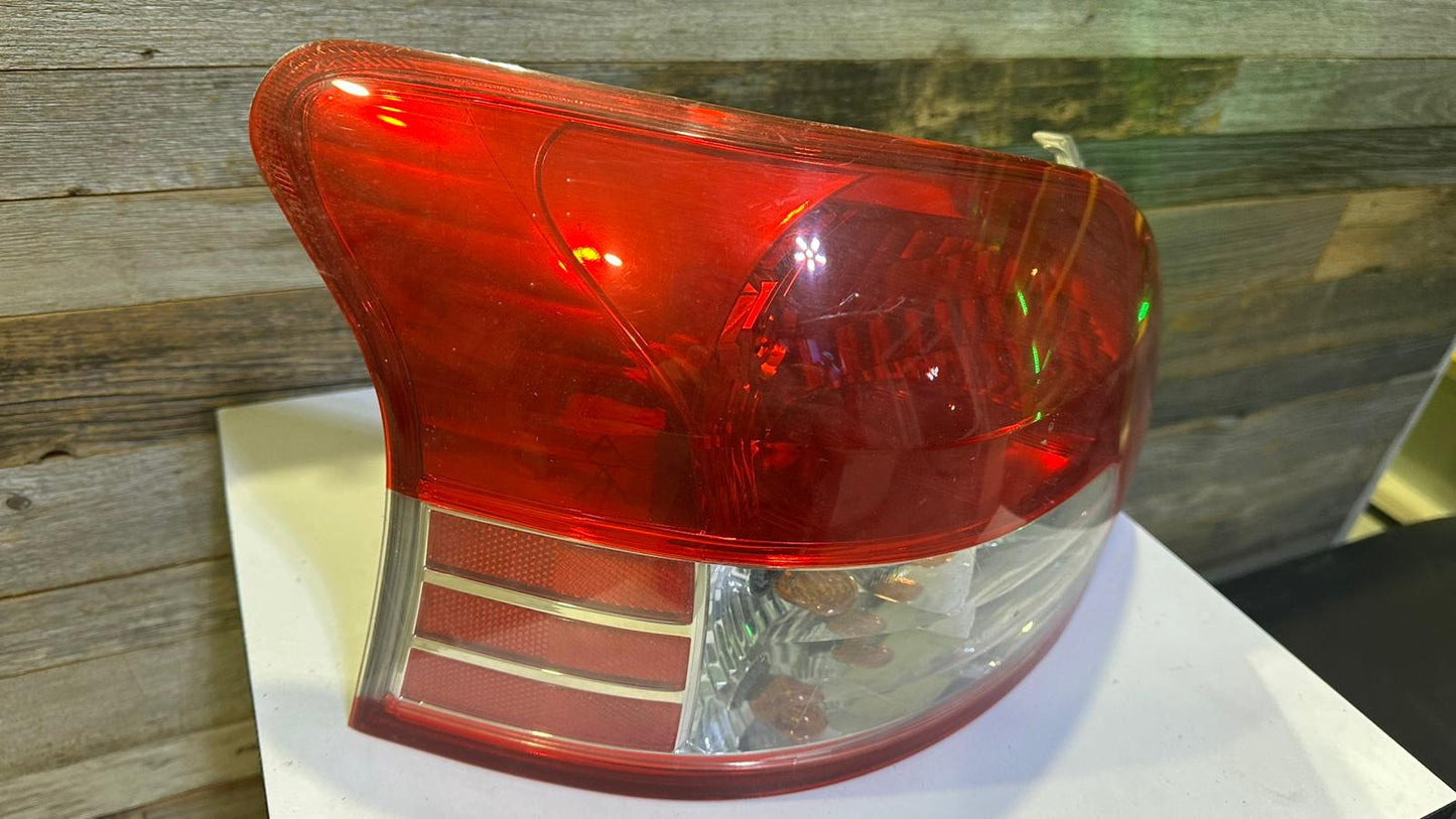 TOYOTA YARIS 2007-2011 Driver Taillamp lens/housing S; Sedan