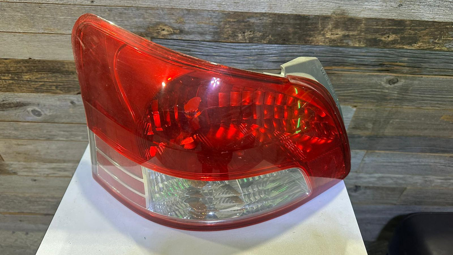 TOYOTA YARIS 2007-2011 Driver Taillamp lens/housing S; Sedan