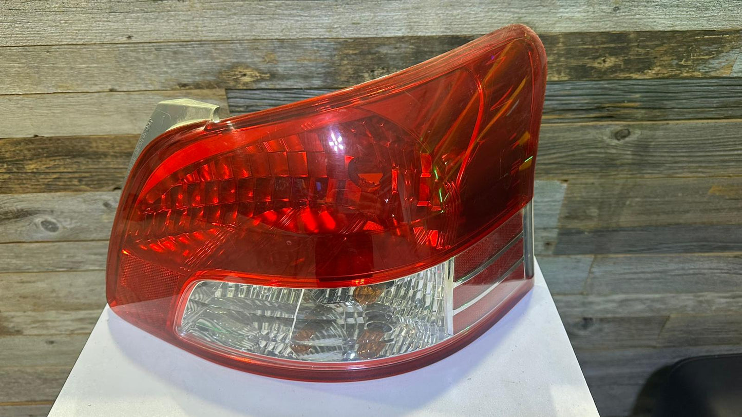 TOYOTA YARIS 2007-2011 Passenger Taillamp lens/housing S; Sedan