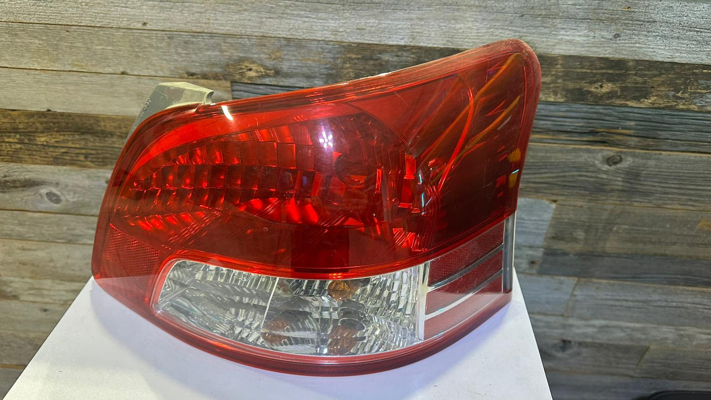TOYOTA YARIS 2007-2011 Passenger Taillamp lens/housing S; Sedan