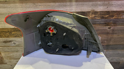 TOYOTA YARIS 2007-2011 Passenger Taillamp lens/housing S; Sedan