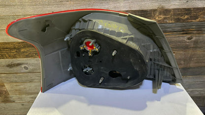 TOYOTA YARIS 2007-2011 Passenger Taillamp lens/housing S; Sedan