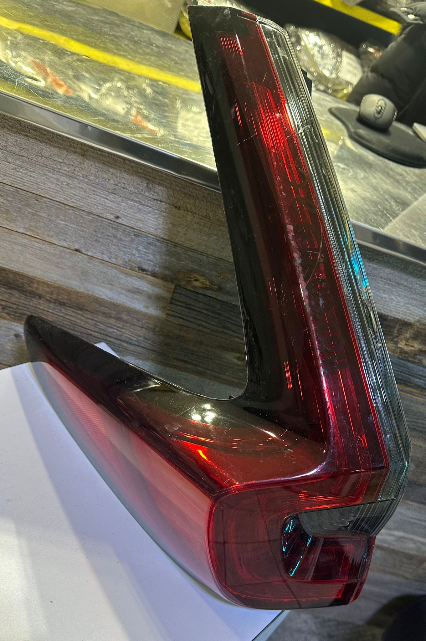 HONDA CR-V 2020-2022 Driver Taillamp assy outer North America Built [petite fisure]