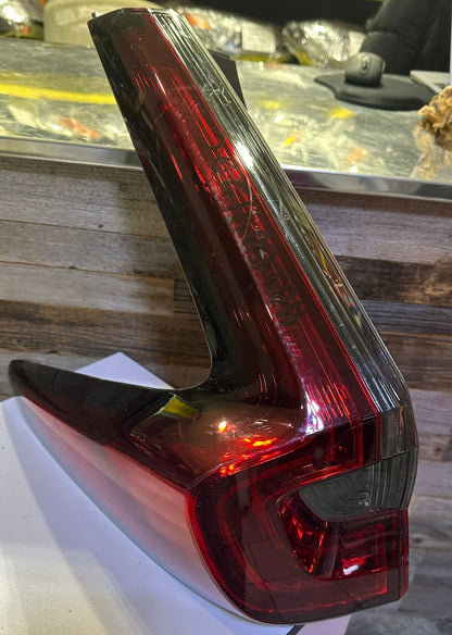 HONDA CR-V 2020-2022 Driver Taillamp assy outer North America Built [petite fisure]