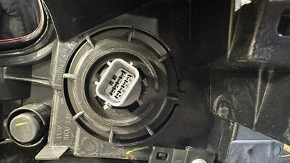 HONDA CR-V 2020-2022 Driver Taillamp assy outer North America Built [petite fisure]