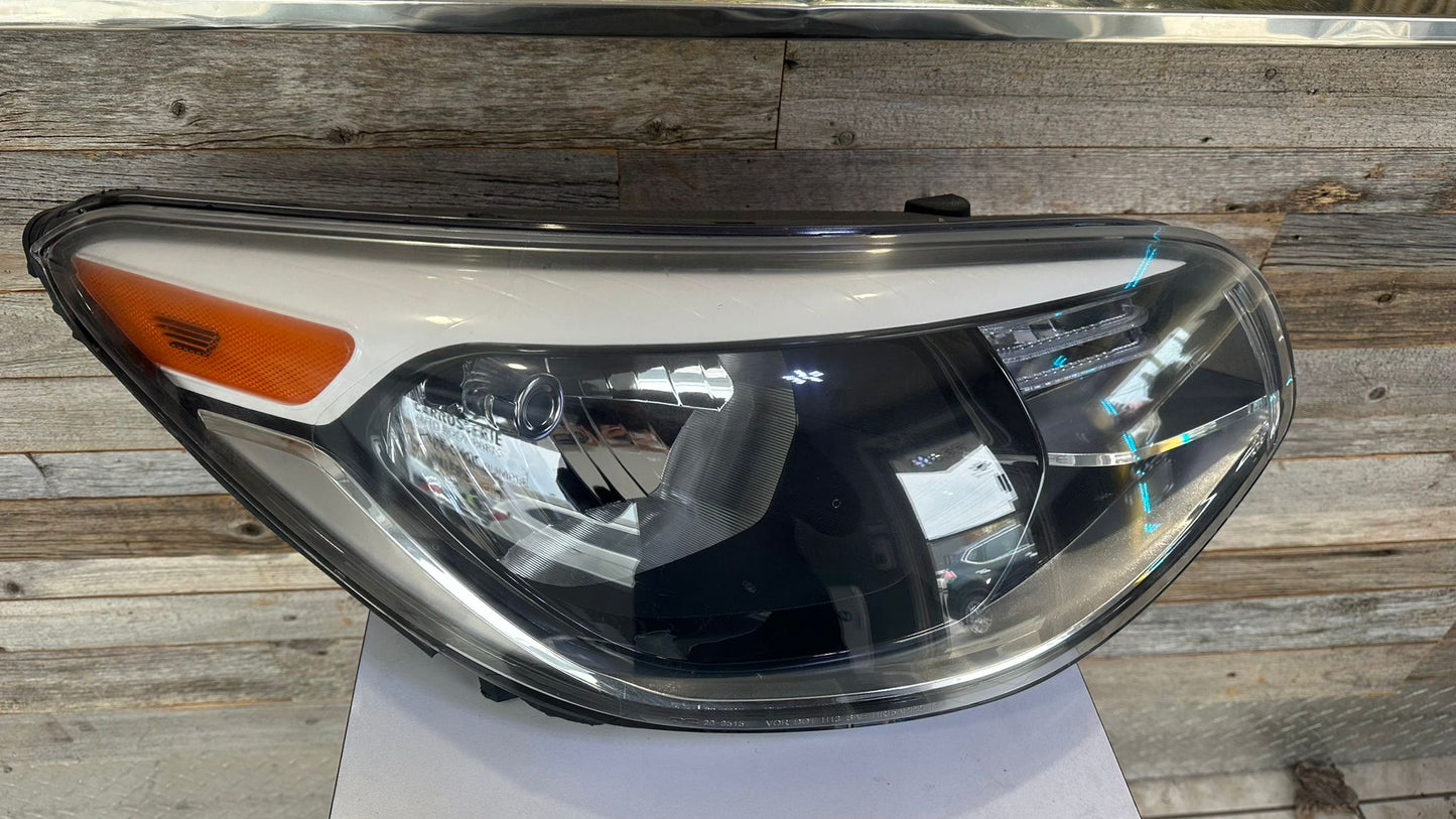KIA SOUL 2014-2019 Passenger Headlamp assy composite Halogen