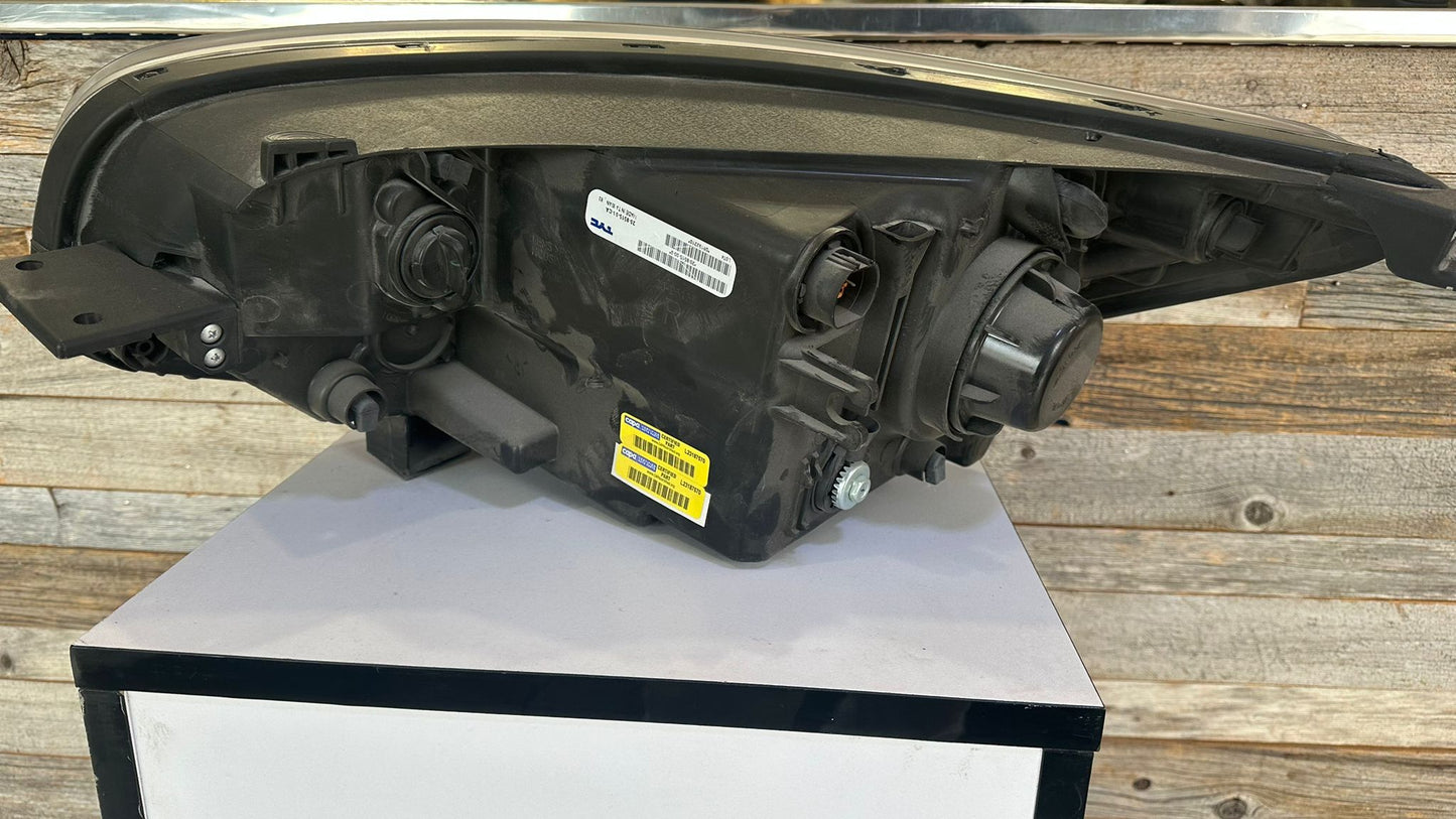 KIA SOUL 2014-2019 Passenger Headlamp assy composite Halogen